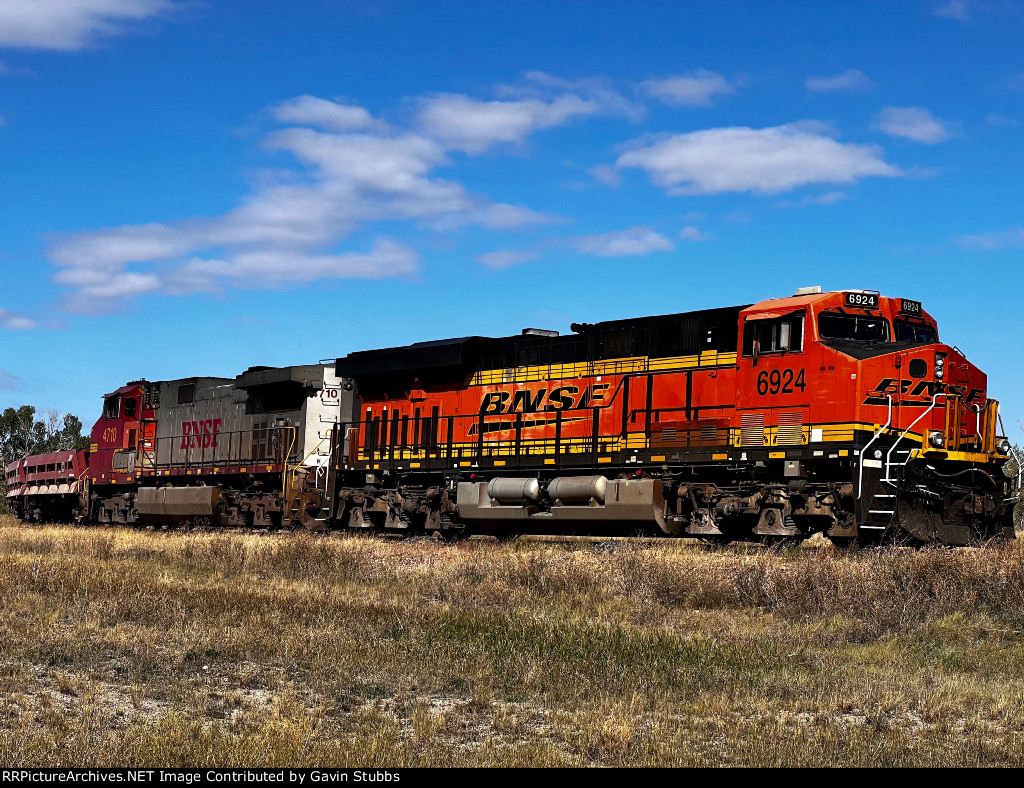 BNSF 6924 4710 Locos